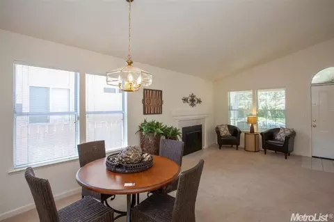 1424 Olympic Dr, Davis, CA 95616 photo 5