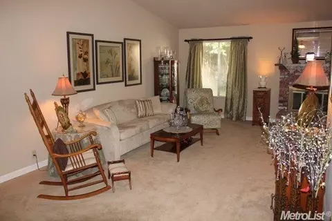 688 Placer Ave, Manteca, CA 95336 photo 8