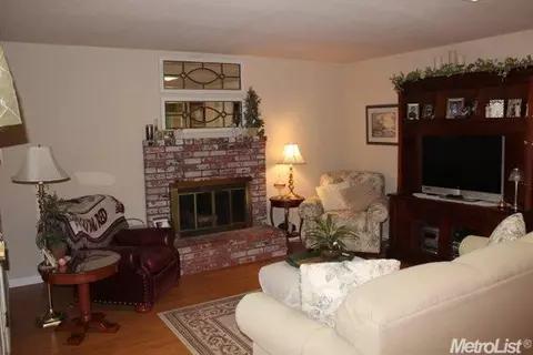 688 Placer Ave, Manteca, CA 95336 photo 5