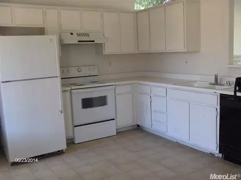 417 Melbourne Dr, Modesto, CA 95357 photo 4