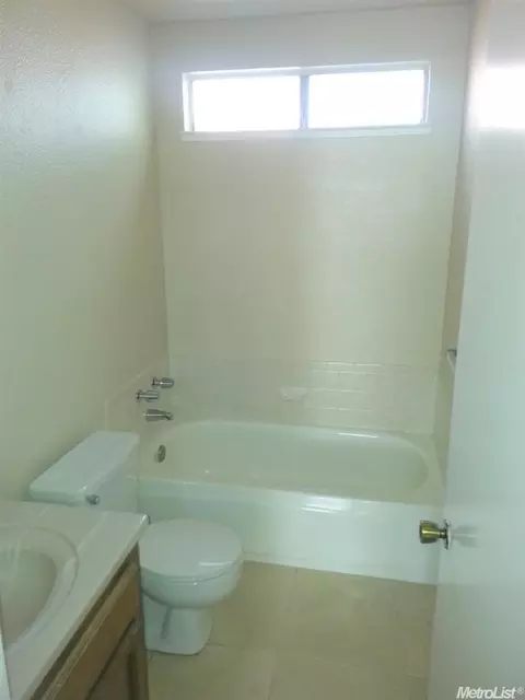 822 Nottingham Dr, Manteca, CA 95336 photo 15