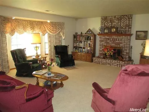 1834 Anning Dr, Turlock, CA 95382 photo 3