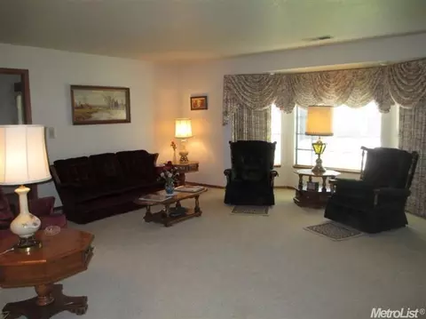 1834 Anning Dr, Turlock, CA 95382 photo 2