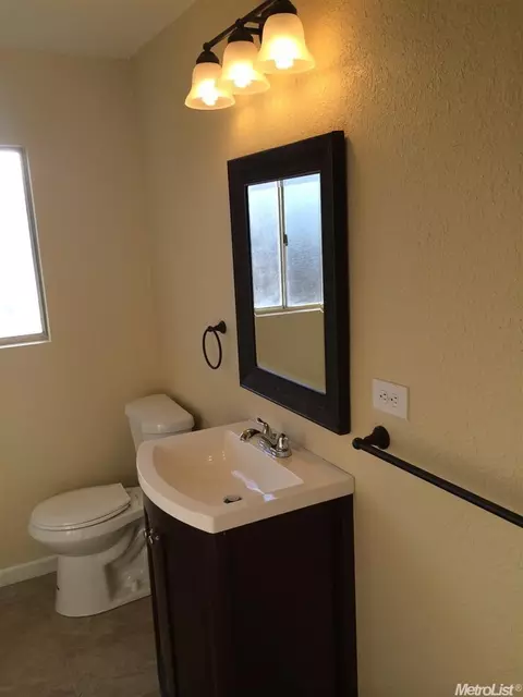 1933 Pleasant Ave, Ceres, CA 95307 photo 5