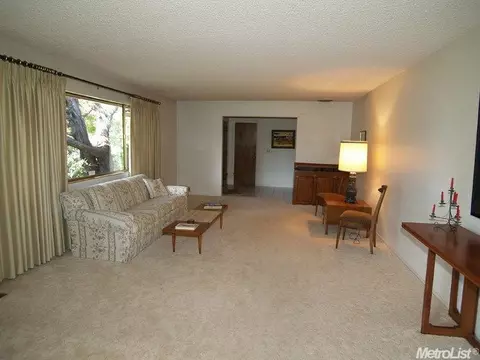 2402 Dorrington Ct, Modesto, CA 95350 photo 6