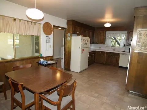 2402 Dorrington Ct, Modesto, CA 95350 photo 10