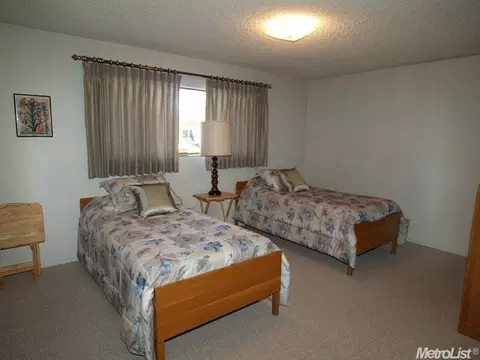 2402 Dorrington Ct, Modesto, CA 95350 photo 14