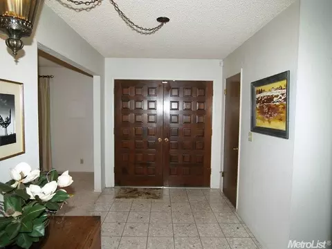 2402 Dorrington Ct, Modesto, CA 95350 photo 4