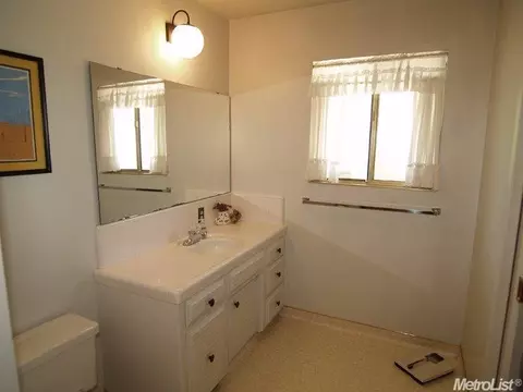 2402 Dorrington Ct, Modesto, CA 95350 photo 19
