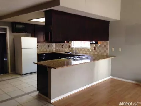 2420 Ada St, Modesto, CA 95354 photo 3