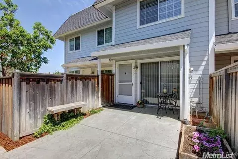 3142 Woods Cir, Davis, CA 95616 photo 3