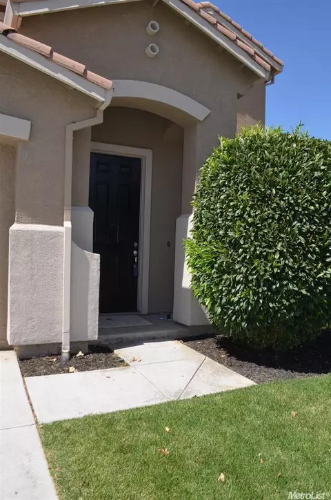 1001 Windsong Dr, Tracy, CA 95377 photo 2