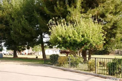 2431 Vivian Rd, Modesto, CA 95358 photo 4