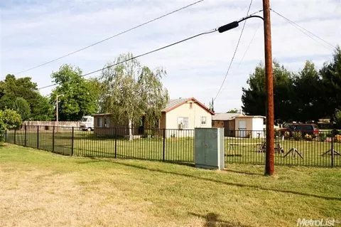 2431 Vivian Rd, Modesto, CA 95358 photo 2
