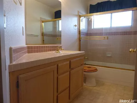 927 Creekside Pl, Manteca, CA 95336 photo 13