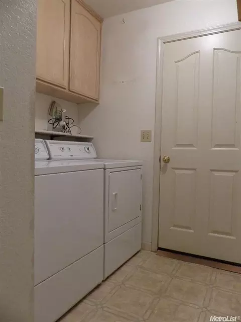 927 Creekside Pl, Manteca, CA 95336 photo 12