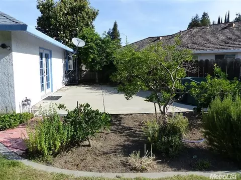 927 Creekside Pl, Manteca, CA 95336 photo 16