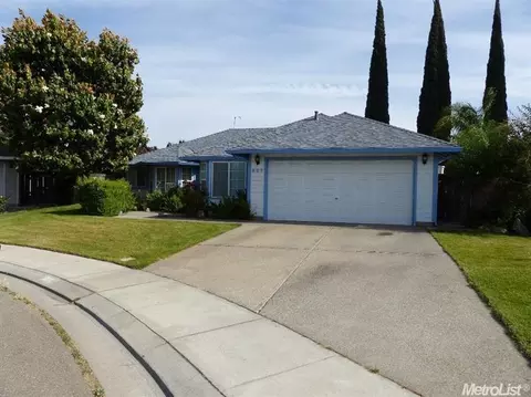 927 Creekside Pl, Manteca, CA 95336 photo 2