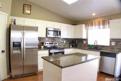 2512 Maestro Way, Modesto, CA 95355 photo 4