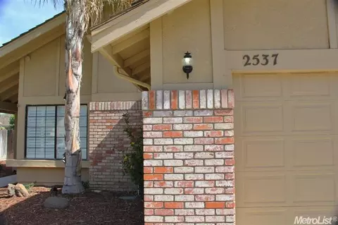 2537 Mill Oak Dr, Modesto, CA 95355 photo 2
