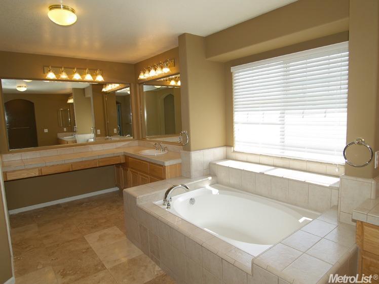 1413 Encore Ct, Modesto, CA 95357 photo 14