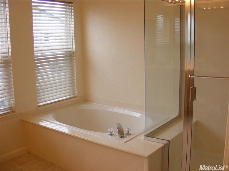 2033 Rivera Pl, Davis, CA 95618 photo 13