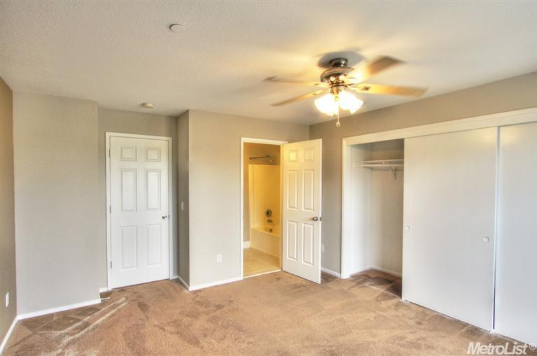 845 Polar Bear Cir, Galt, CA 95632 photo 9