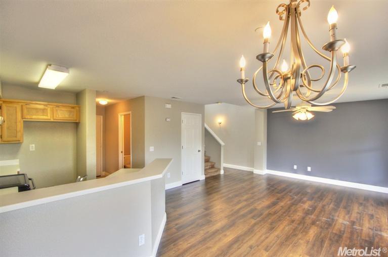 845 Polar Bear Cir, Galt, CA 95632 photo 3
