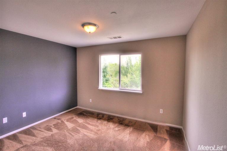 845 Polar Bear Cir, Galt, CA 95632 photo 6