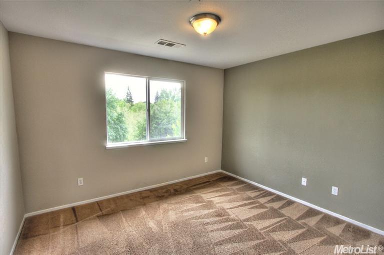 845 Polar Bear Cir, Galt, CA 95632 photo 7