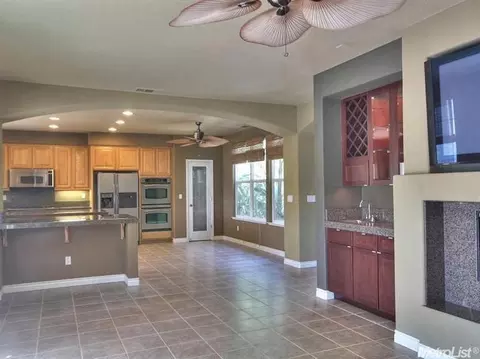 2166 Lighthouse Cir, Tracy, CA 95304 photo 8