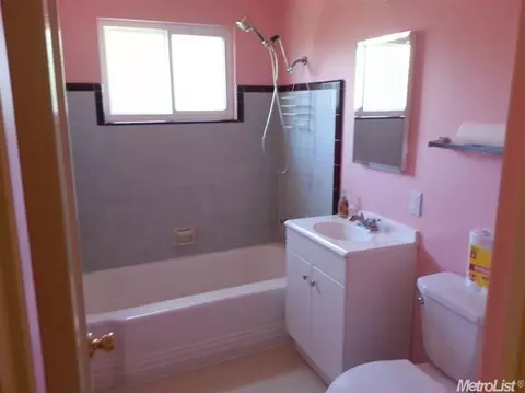 257 E Downs St, Stockton, CA 95204 photo 9