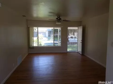 257 E Downs St, Stockton, CA 95204 photo 4
