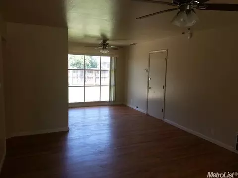257 E Downs St, Stockton, CA 95204 photo 5
