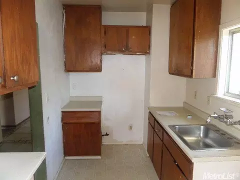 326 Alturas Ave, Modesto, CA 95351 photo 4