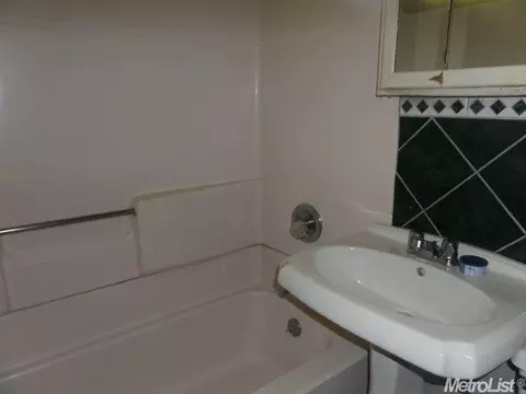 326 Alturas Ave, Modesto, CA 95351 photo 9