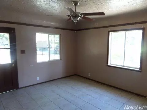 326 Alturas Ave, Modesto, CA 95351 photo 2