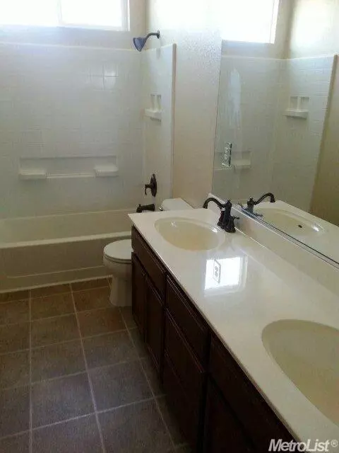 4102 Enclave Dr, Turlock, CA 95382 photo 9