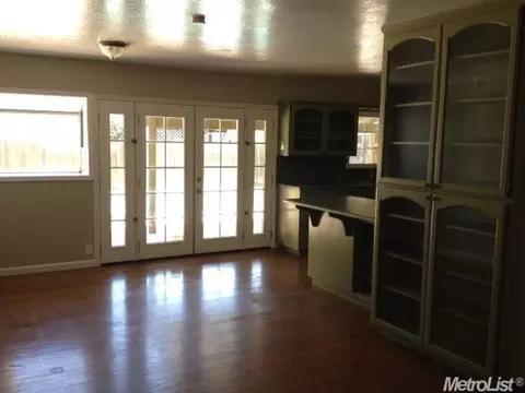1008 Newkirk Way, Modesto, CA 95355 photo 2