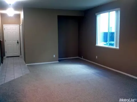 2746 Sequioa St, Lodi, CA 95242 photo 8