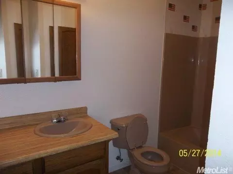 992 Bernal Rd, Galt, CA 95632 photo 3