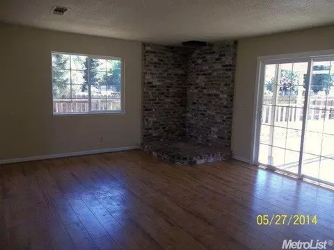 992 Bernal Rd, Galt, CA 95632 photo 2