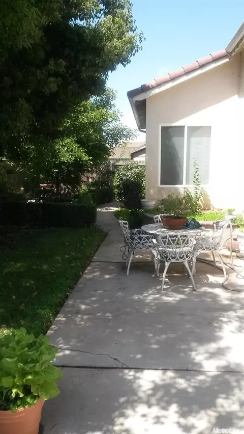 4205 Peninsula Dr, Modesto, CA 95356 photo 8