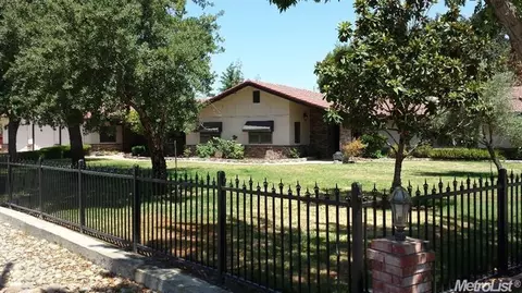 592 Greenview Pl, Manteca, CA 95337 photo 2