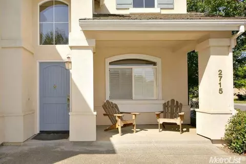 2715 Duchamp St, Davis, CA 95618 photo 2