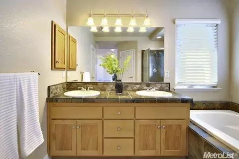 2715 Duchamp St, Davis, CA 95618 photo 23