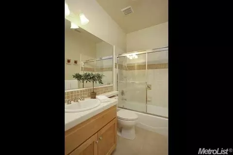 2715 Duchamp St, Davis, CA 95618 photo 9