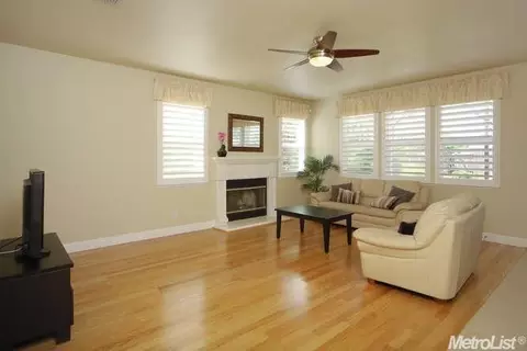 2715 Duchamp St, Davis, CA 95618 photo 8