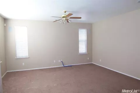 1241 Syracuse Ln, Manteca, CA 95336 photo 4