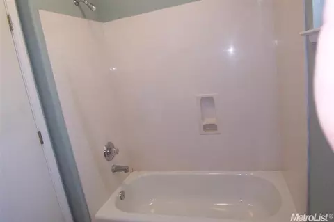 1241 Syracuse Ln, Manteca, CA 95336 photo 13